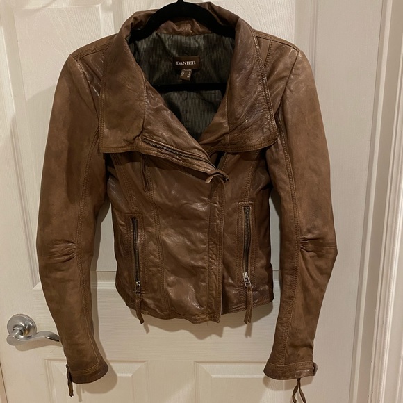 Danier Authentic Leather Jacket w Asymmetrical Zip - Picture 2 of 4